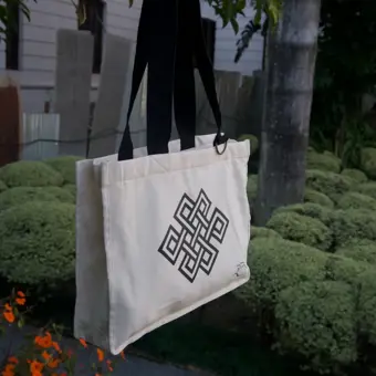 Eternal knot tote